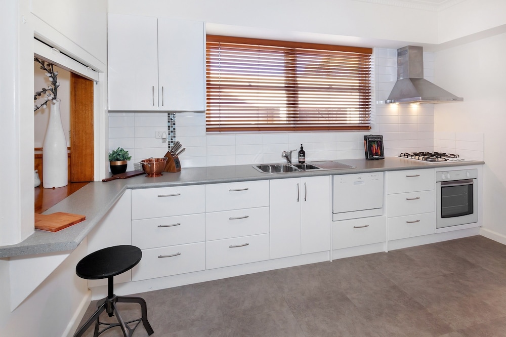 Lake Wendouree Apartments on Grove St