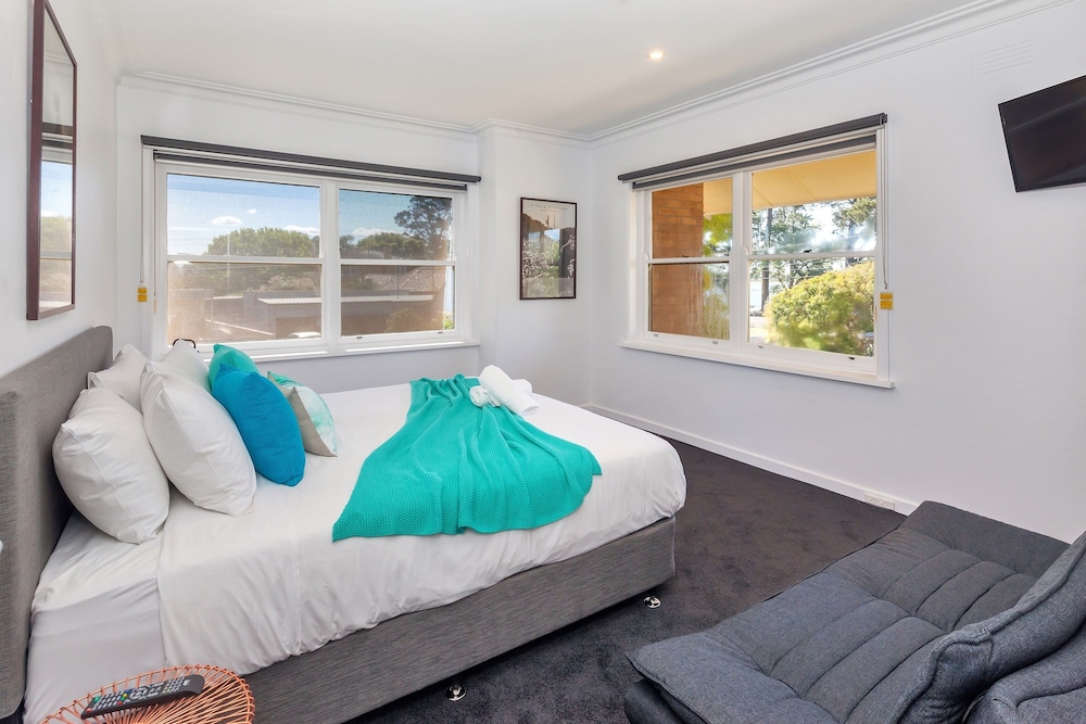 Lake Wendouree Apartments on Grove St
