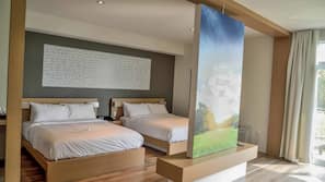 Hypo-allergenic bedding, minibar, desk, blackout drapes