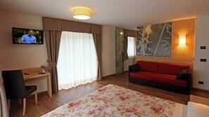 Zimmersafe, Schreibtisch, schallisolierte Zimmer, kostenloses WLAN