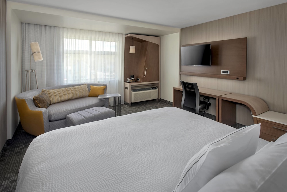 Courtyard by Marriott Schenectady at Mohawk Harbor