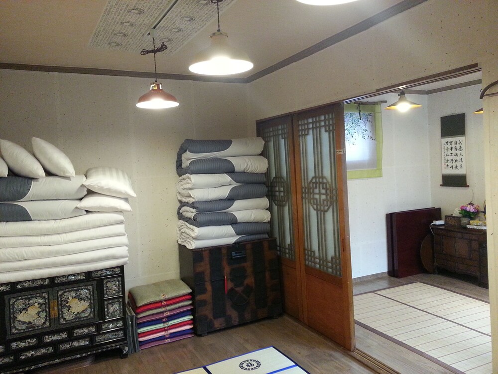Promo 85 Off Entire Korean Traditional House Pungkyung South Korea Hotel Pennsylvania Site