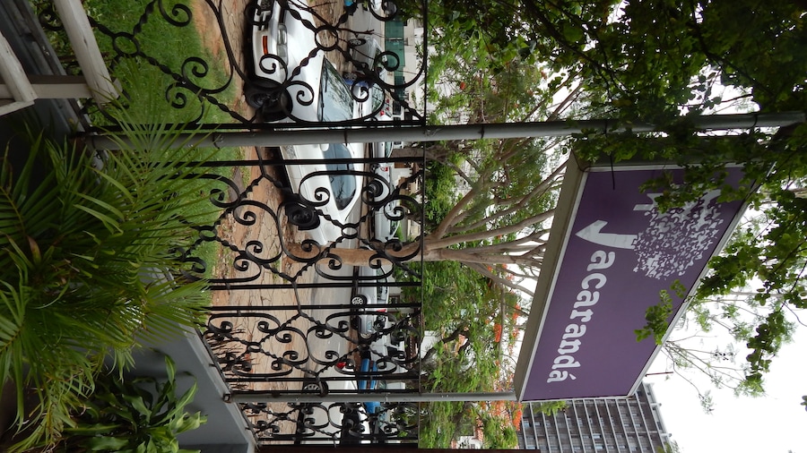 Jacaranda Guesthouse