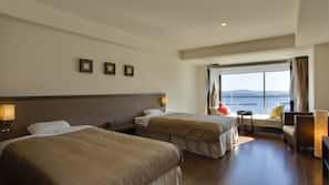 Premium bedding, in-room safe