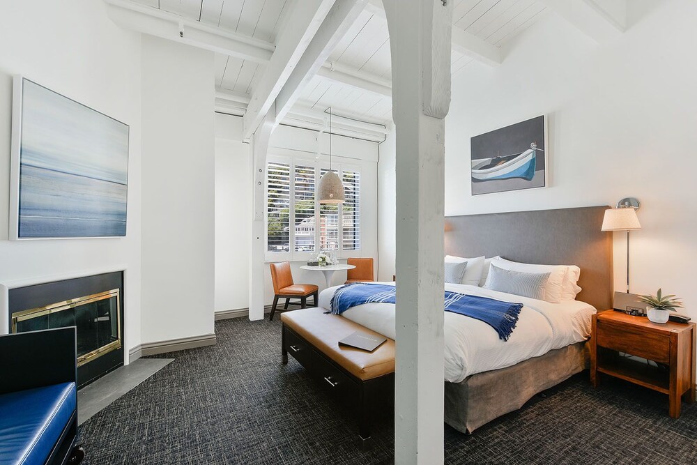 Waters Edge Hotel: 2019 Room Prices $263, Deals & Reviews | Expedia