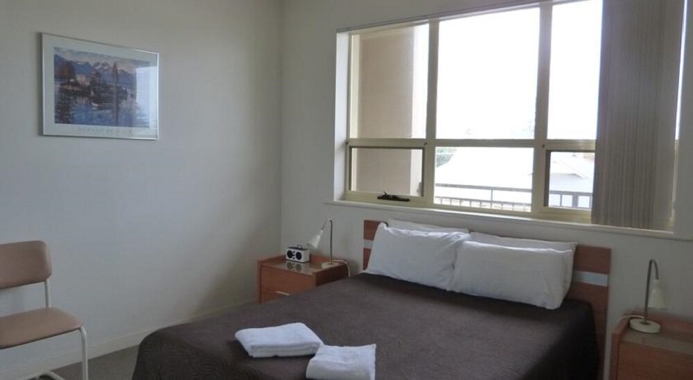 Glenelg Holiday Apartments- Corfu