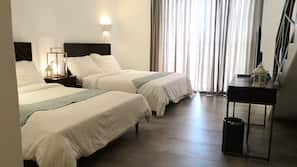 In-room safe, free WiFi, linens