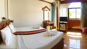 Minibar, desk, free WiFi