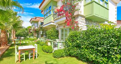 Palas Alacati - Adults Only