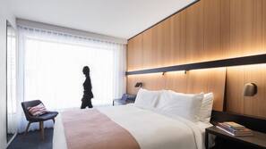 Hochwertige Bettwaren, Zimmersafe, Schreibtisch