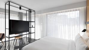 Hochwertige Bettwaren, Zimmersafe, Schreibtisch