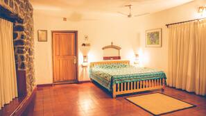 Premium bedding, in-room safe, desk, blackout curtains