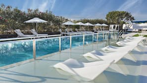 Innenpool, Außenpool, Cabañas (kostenlos), Sonnenschirme