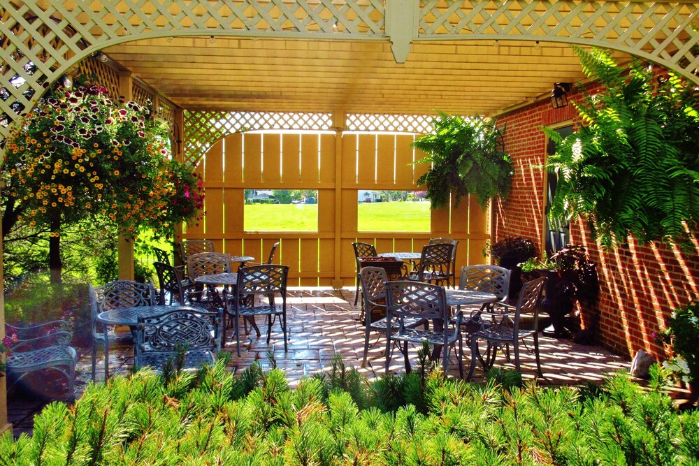 The Londonderry Inn in Palmyra Best Rates & Deals on Orbitz