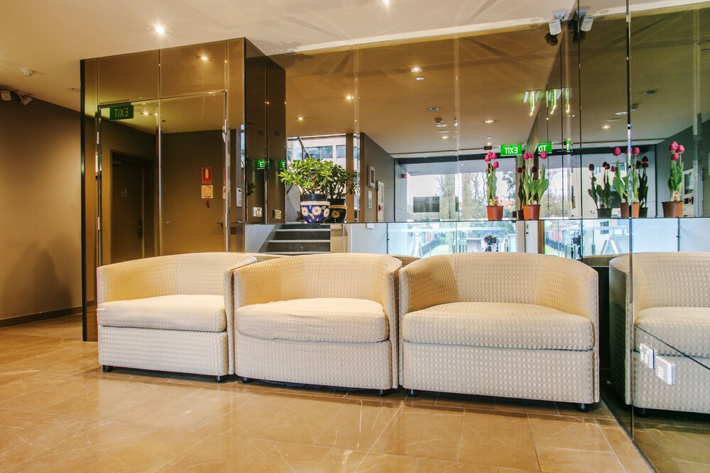 Comfy Kew Apartments