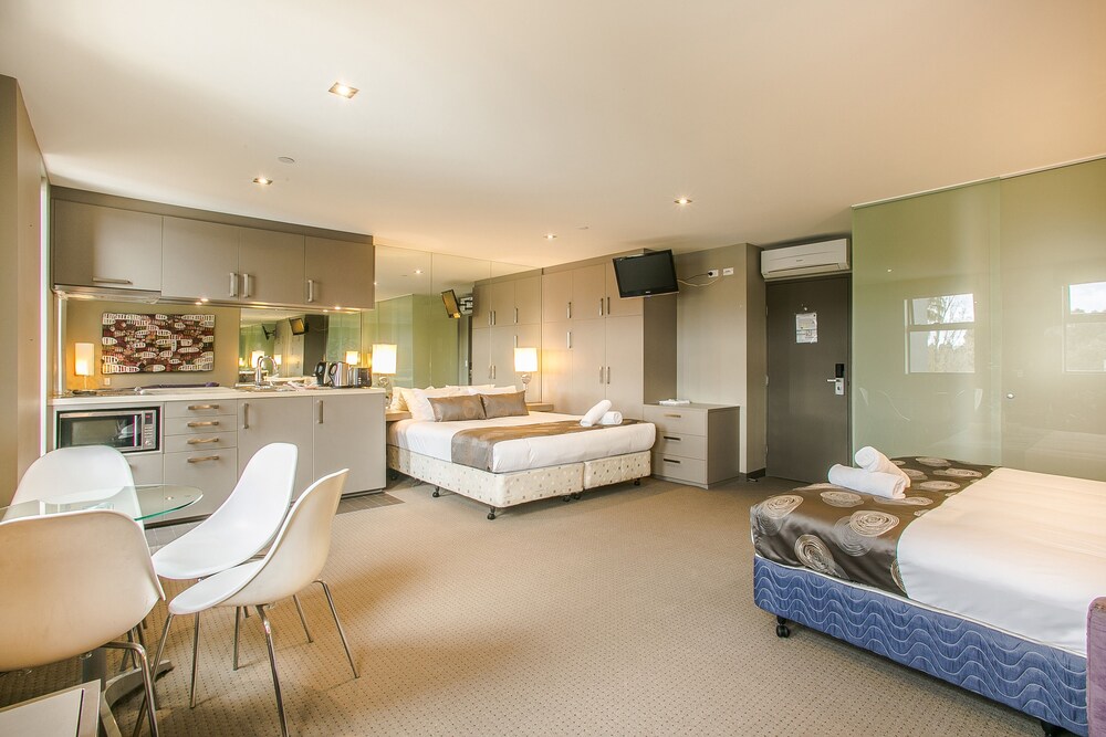 Comfy Kew Apartments
