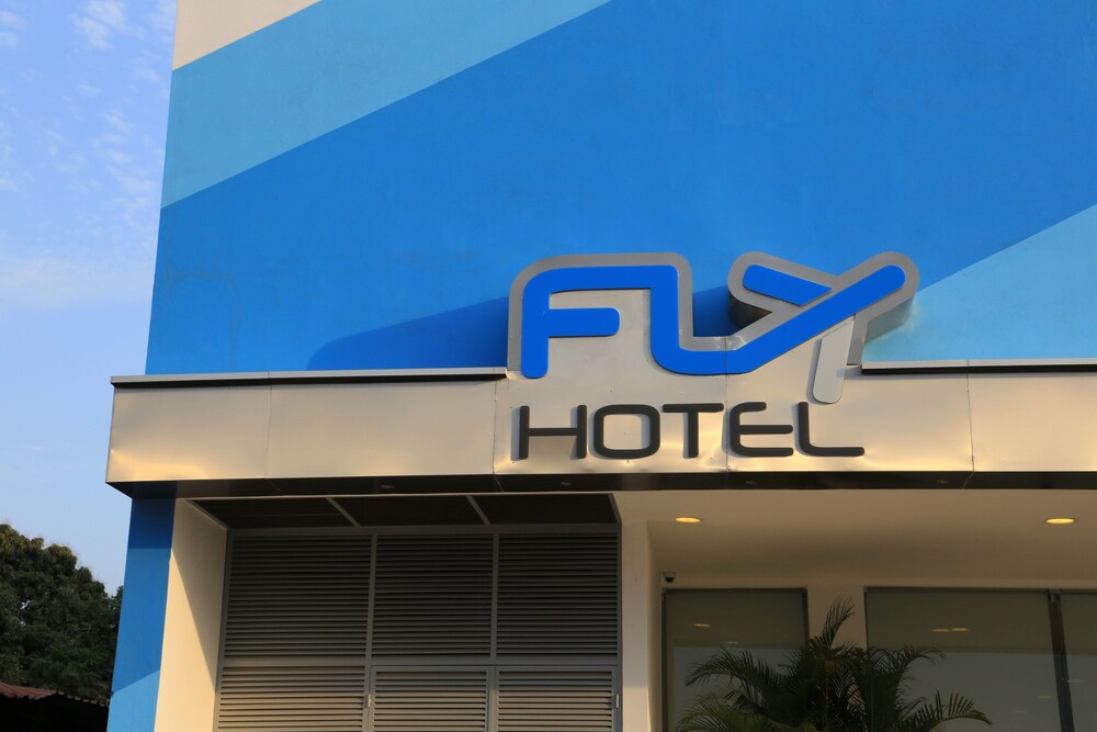 Find the best deals on Hotels. In the rooms you will have access to natural light, free Wi-Fi, air conditioning, minibar, private bathroom and television. In addition, you will find a kettle and coffee machine along with coffee, tea and infusion capsules and a welcome drink upon arrival at the property.