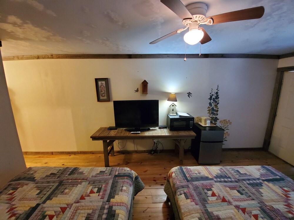 Room Deals for Jamesport Inn, Jamesport starting at Hotwire