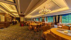 Free buffet breakfast