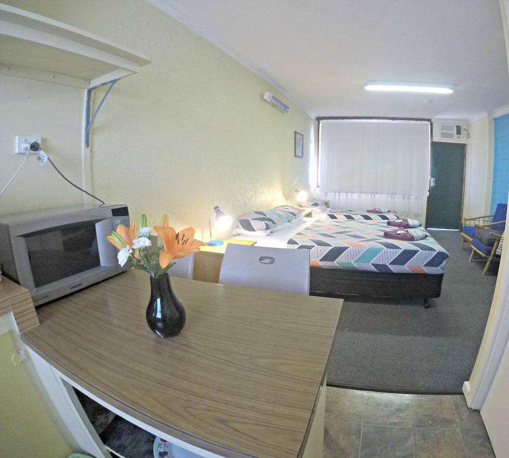 Turn-in Motel