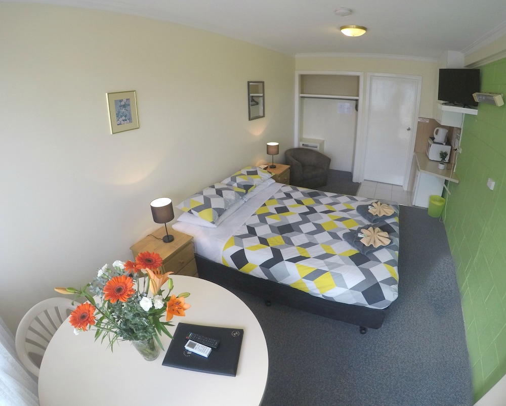 Turn-in Motel