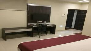 Desk, free rollaway beds, free WiFi