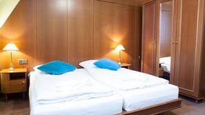 In-room safe, desk, blackout drapes, soundproofing