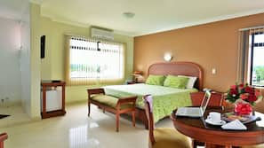 Minibar, in-room safe, desk, free WiFi