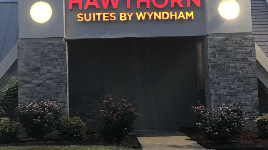 Hawthorn Suites by Wyndham Columbia