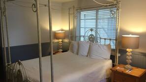 Blackout drapes, iron/ironing board, free WiFi, linens