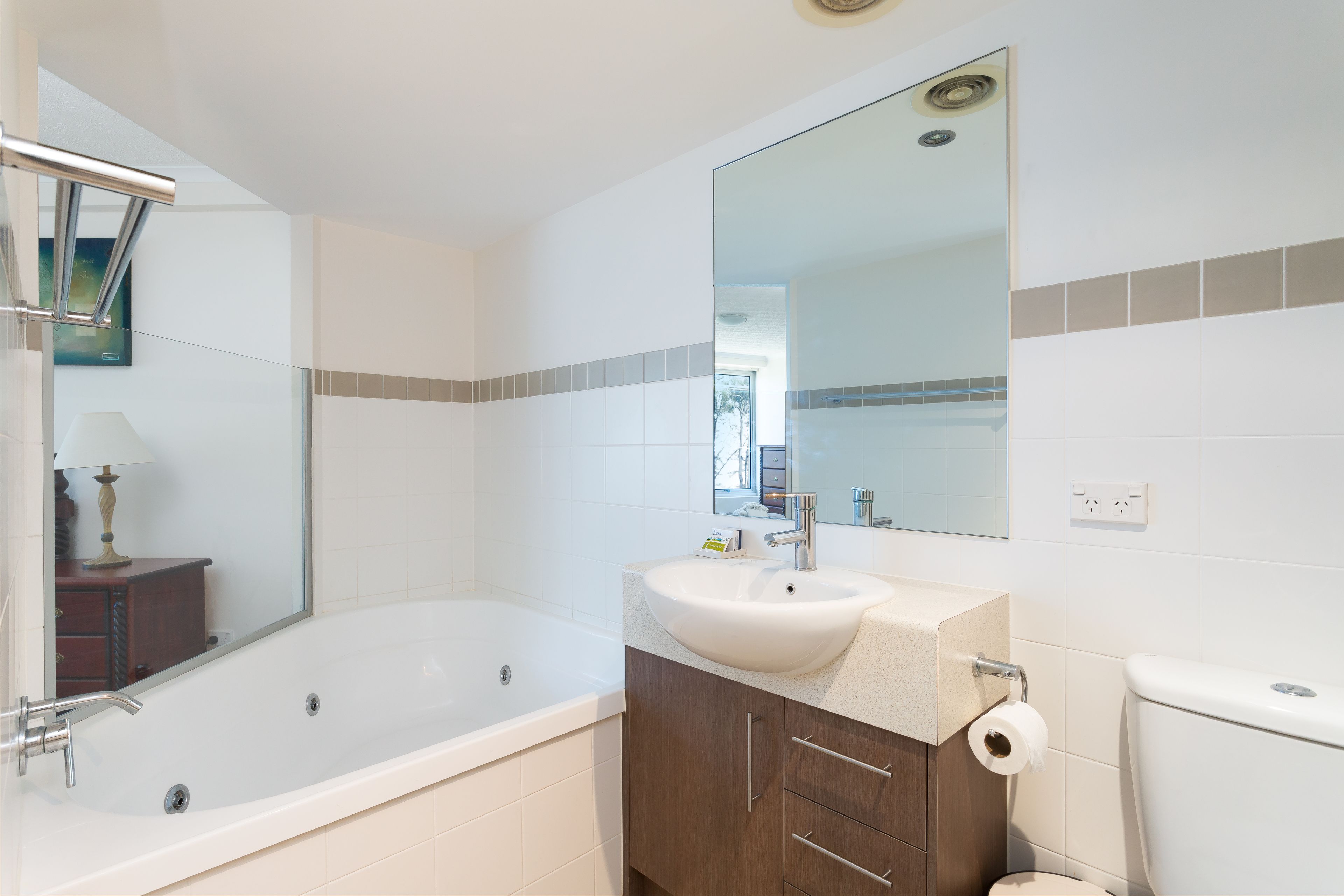 Beach House on Suttons