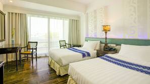 Minibar, desk, free WiFi, linens