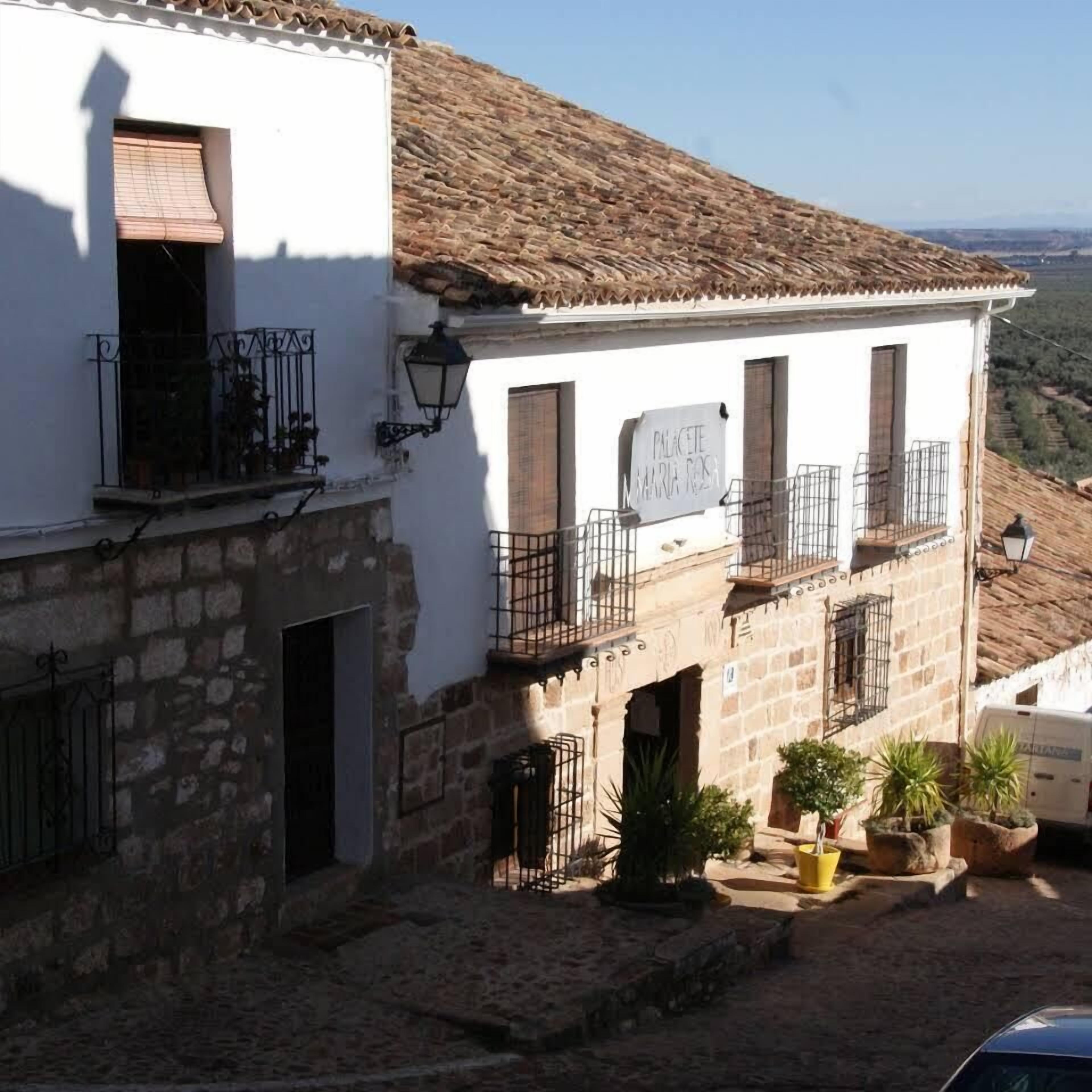 Palacete Maria Rosa Banos De La Encina Espana Expedia Es