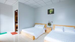 Minibar, desk, free WiFi