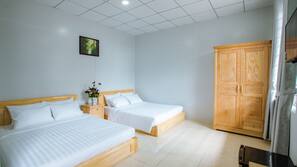 Minibar, desk, free WiFi
