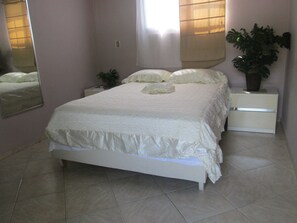 Double Room, 1 Bedroom | 1 bedroom, desk, free WiFi