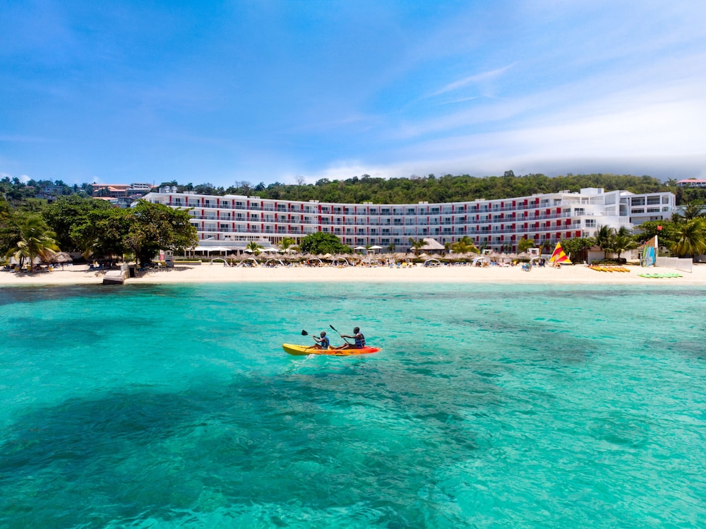 Royal Decameron Cornwall Beach All Inclusive in Montego Bay | Best Rates & Deals on Orbitz
