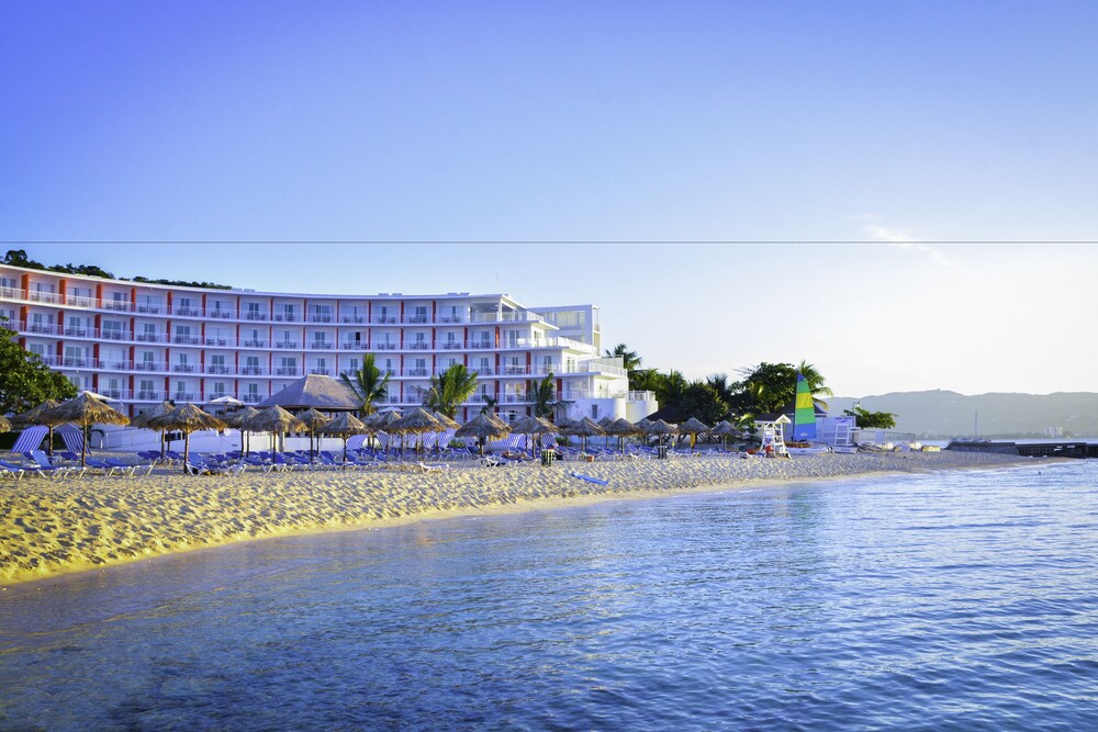 Royal Decameron Cornwall Beach All Inclusive in Montego Bay | Best Rates & Deals on Orbitz