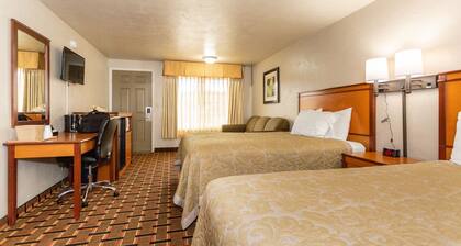 Anchor Bay Inn