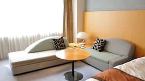 1 bedroom, desk, laptop workspace, blackout drapes