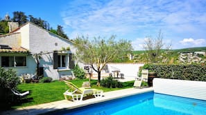 Seasonal outdoor pool, pool umbrellas, sun loungers