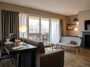 Premium bedding, minibar, in-room safe, desk