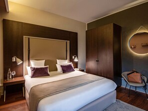Premium bedding, minibar, in-room safe, desk