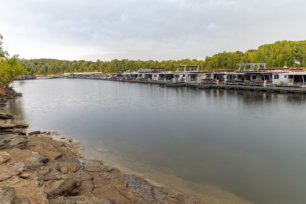 Rough River Dam State Resort Park in Falls of Rough Best Rates