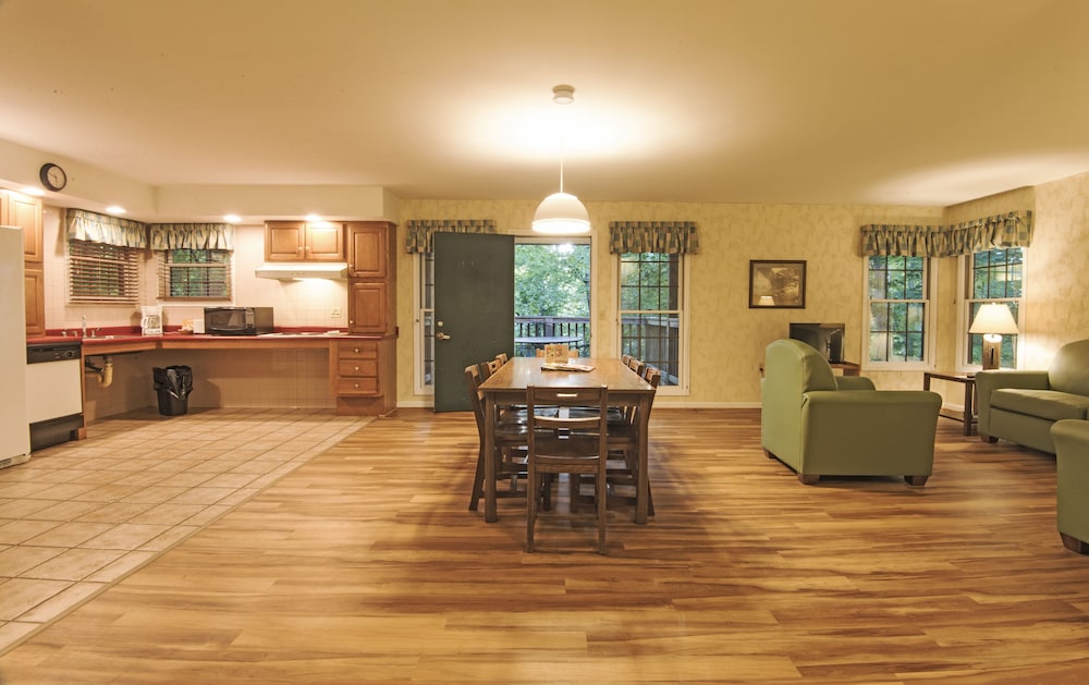 Rough River Dam State Resort Park in Falls of Rough Best Rates