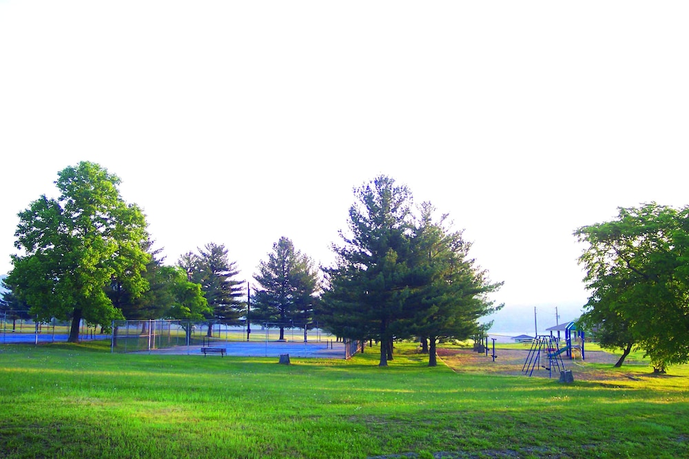 Rough River Dam State Resort Park in Falls of Rough Best Rates