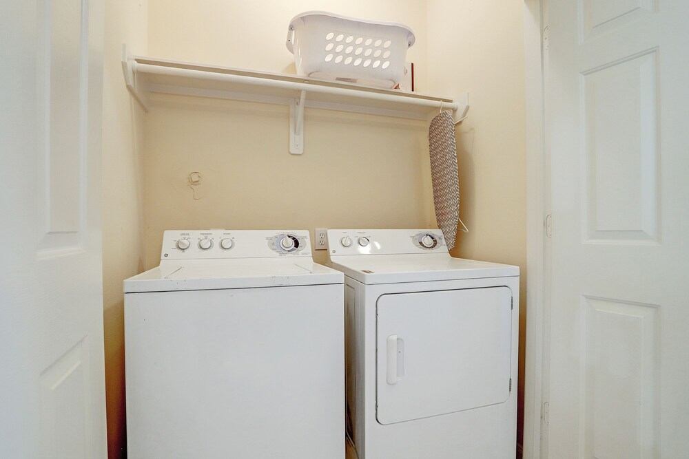 Villa Laverne 3 Bed Room Suite Furnished Condos Deals & Reviews