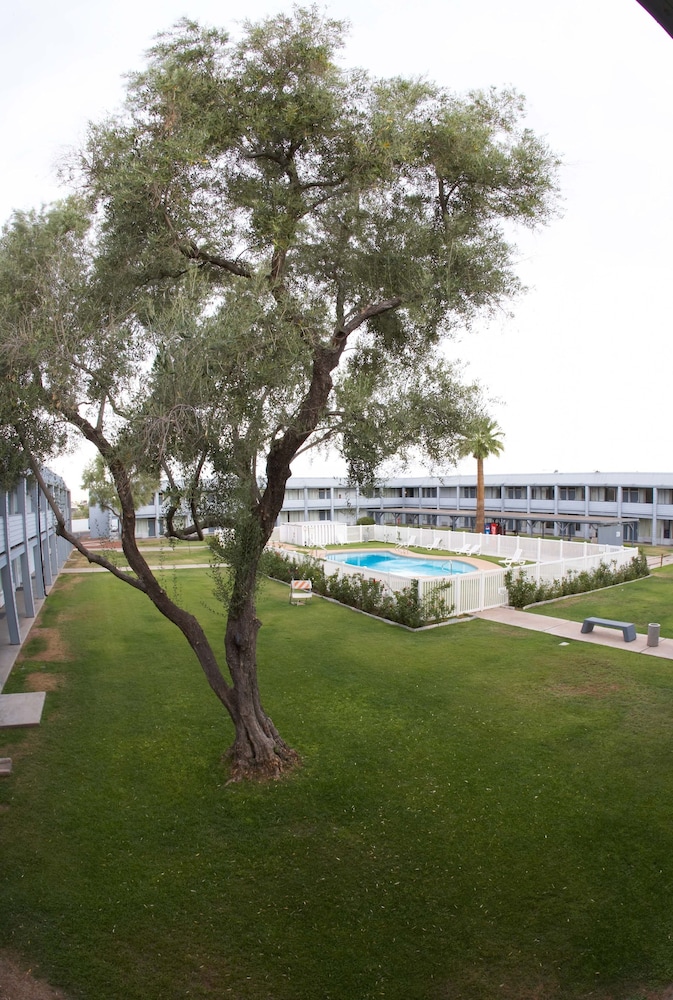 Cheap Daily, Weekly, Monthly Motels in Phoenix from 13