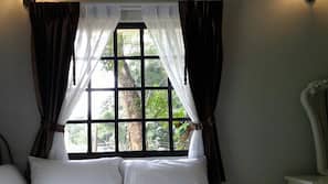 Free minibar items, rollaway beds, free WiFi