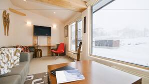 1 bedroom, in-room safe, individually decorated, individually furnished